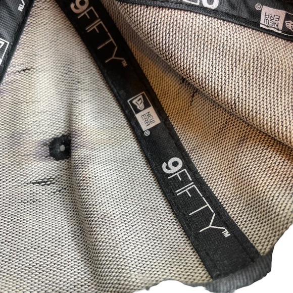 Chicago Bulls Unique Embroidered Brim Sleek New Era Hardwood Classics Patch M/L - Picture 13 of 16